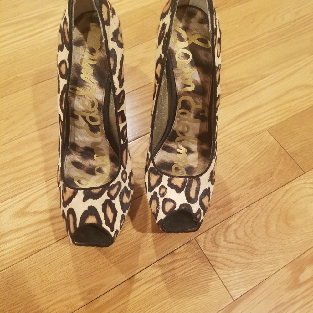 Jessica Simpson Leopard Print Heels - Picture 2 of 5